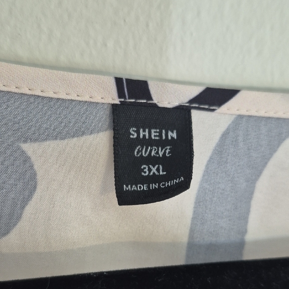 Stylish Black and Cream Long Sleeve Womens Plus 3X Blouse - Picture 2 of 9